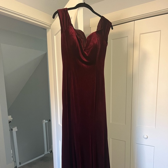 Like New Vince Camuto Velvet Gown, Sz. 8 - Picture 3 of 7